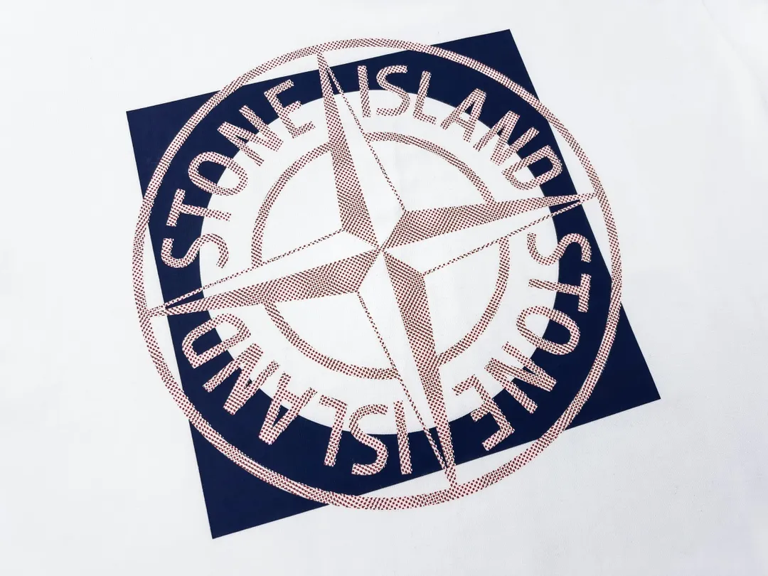 W615#P110💰 [Stone lsland/Stone Island summer new short-sleeved T-shirt with big compass print on the chest] ⚠️[Original creation with high control of details] - Made of 260 grams of combed cotton with 32-count double yarn, soft and comfortable to the touch, sweat-absorbent and breathable. - Simple, basic and versatile style, original quality, the first choice for couples. - Made in a large factory, four needles and five threads on the shoulder, neatly arranged, high quality workmanship. - Same style for men and women. Very versatile, one piece for everyone, details are clearly visible. Color: Black White Size: M L